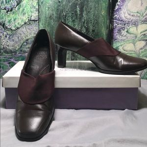 Mootsies Tootsies brown small heel